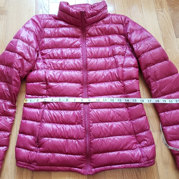 Uniqlo Puffer Jacket - Picture 6 of 6